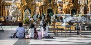 prayers-at-shwedagon-pagoda-in-yangon