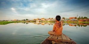 local-kid-on-the-boat-in-tonle-sap-lake