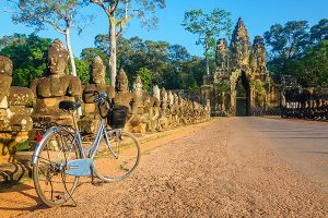 cycling-around-angkor-thom