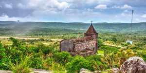 ruined-catholic-church-on-the-top-of-phnom-bokor